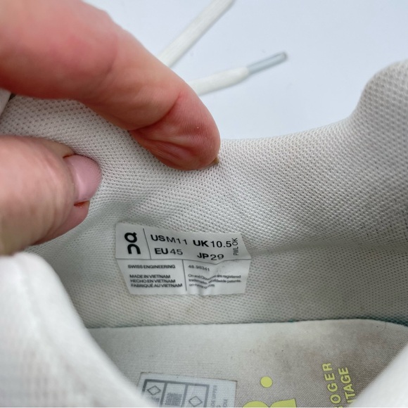 On Running The Roger Advantage Sneaker 11 White/Hay - Picture 11 of 16